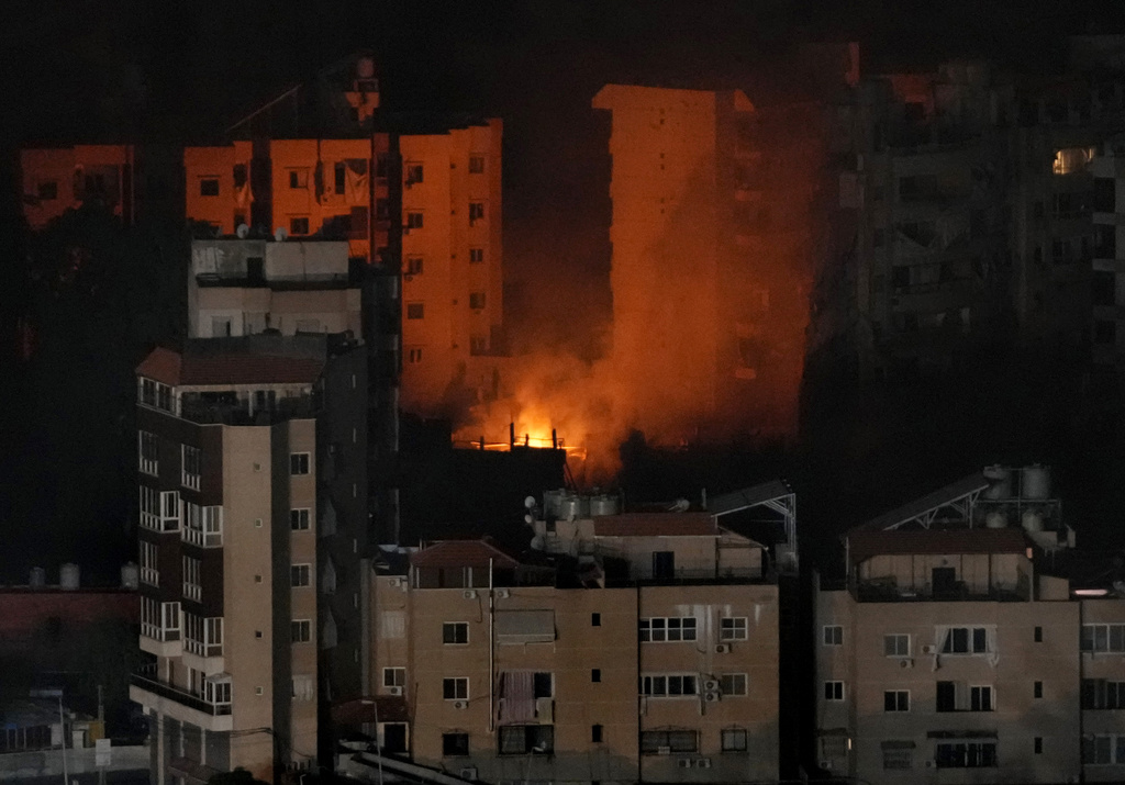 Νέα νυχτερινά πλήγματα του ισραήλ σε νότια προάστια της Βηρυτού