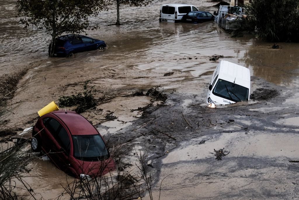 Ισπανία: Βιβλική καταστροφή με τουλάχιστον 13 νεκρούς – Παιδιά μεταξύ των θυμάτων από τις πλημμύρες