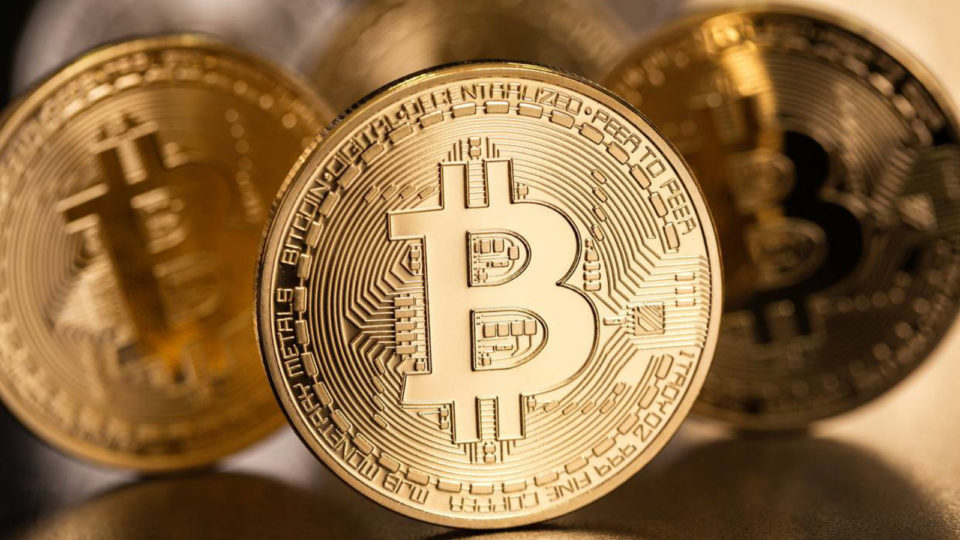 Ξανά σε ανοδική πορεία το Bitcoin – Ειδικός στο ΕΡΤNews: «Σίγουρα ενθαρρυντική αλλά λίγο παράξενη»