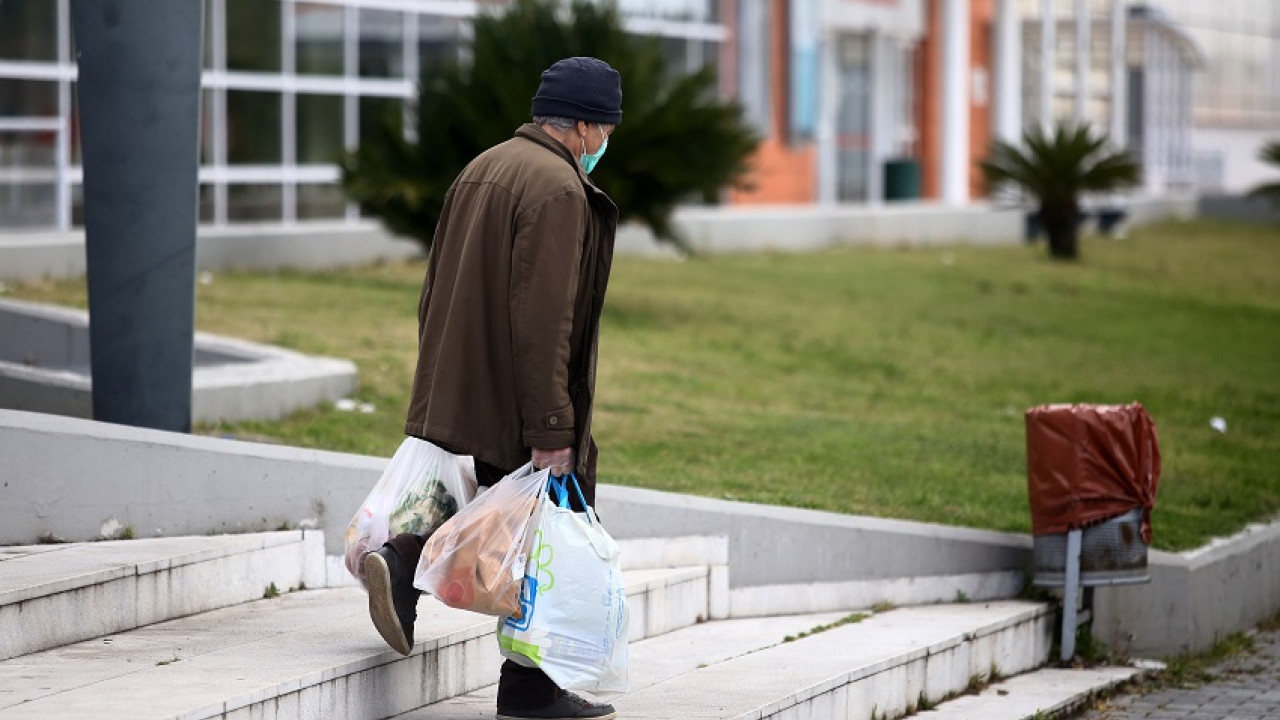 Καταγγελία στον ΣΚΑΪ: Η σύνταξη μου δεν φτάνει να συντηρώ την ανάπηρη σύζυγό μου