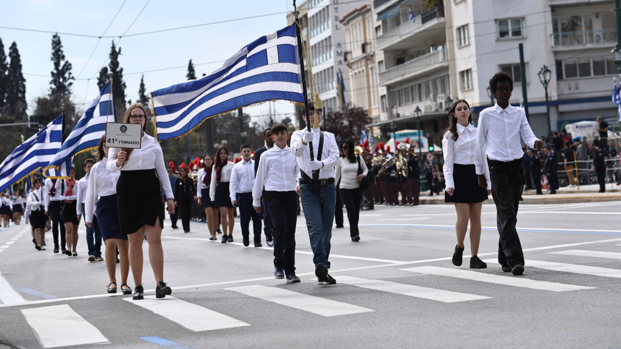 Κυκλοφοριακές ρυθμίσεις σε Αθήνα και Πειραιά για τις μαθητικές παρελάσεις της 28ης Οκτωβρίου