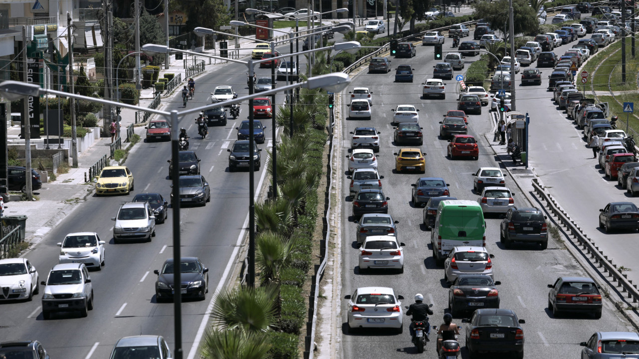 Παραλιακή: Μεγάλο μποτιλιάρισμα | ΣΚΑΪ