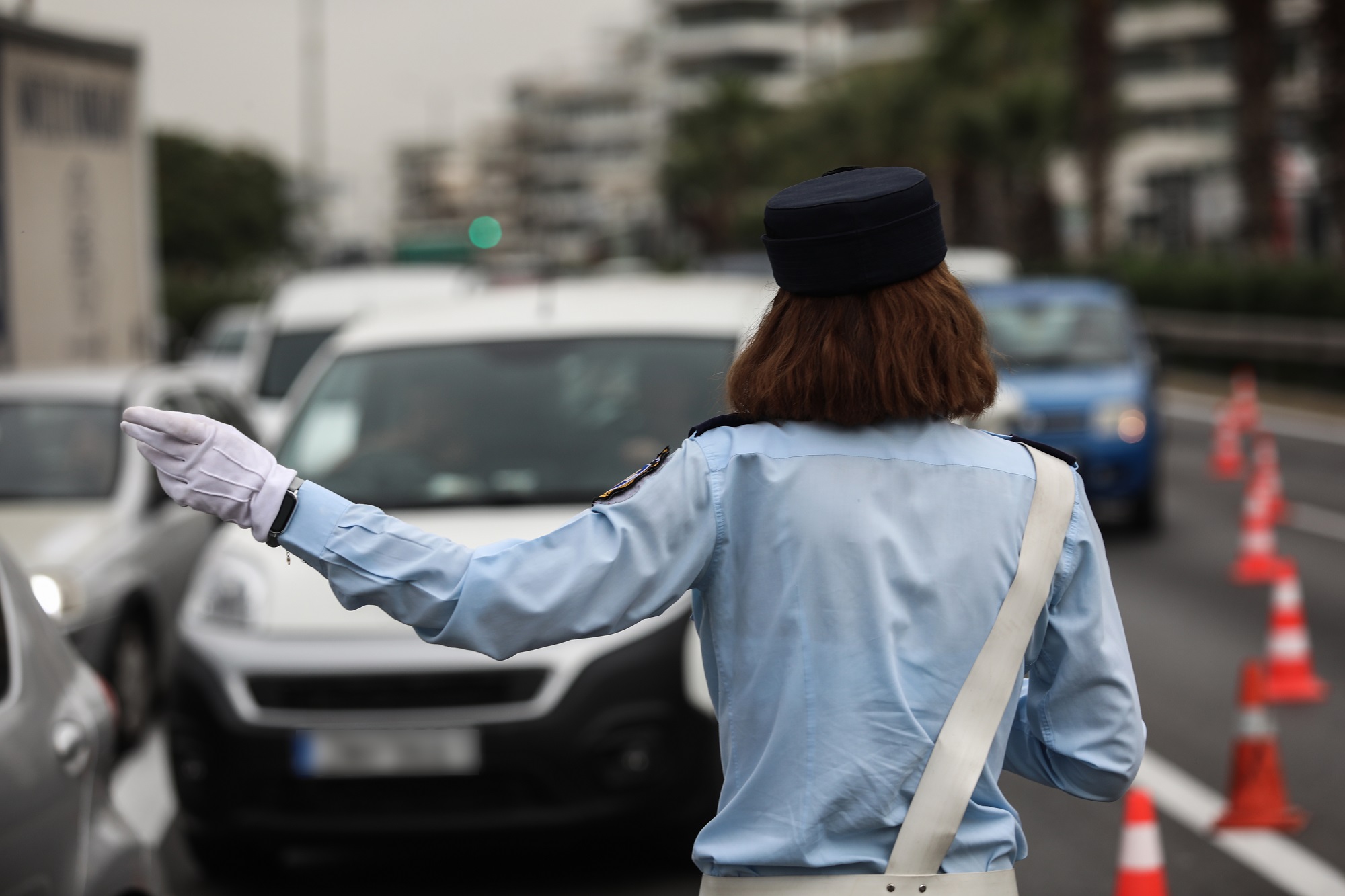 Σύγκρουση οχημάτων στον Άλιμο: Κυκλοφοριακό κομφούζιο στη Λεωφόρο Ποσειδώνος