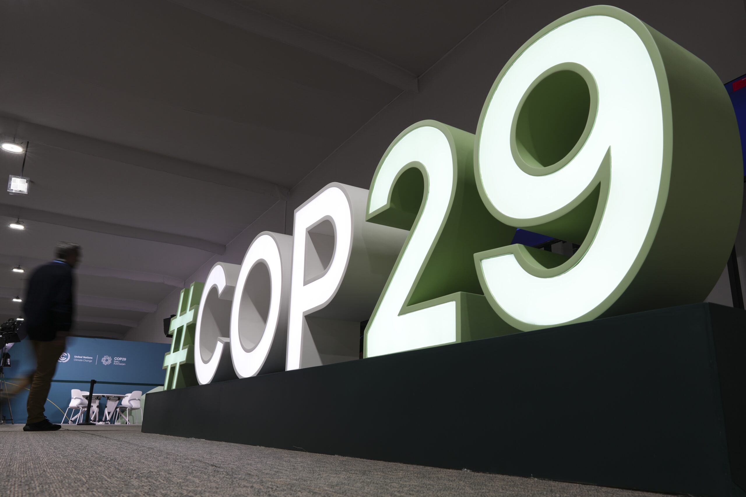 COP29: Κατέληξαν σε συμφωνία για καταβολή 300 δισ. στις πιο φτωχές χώρες