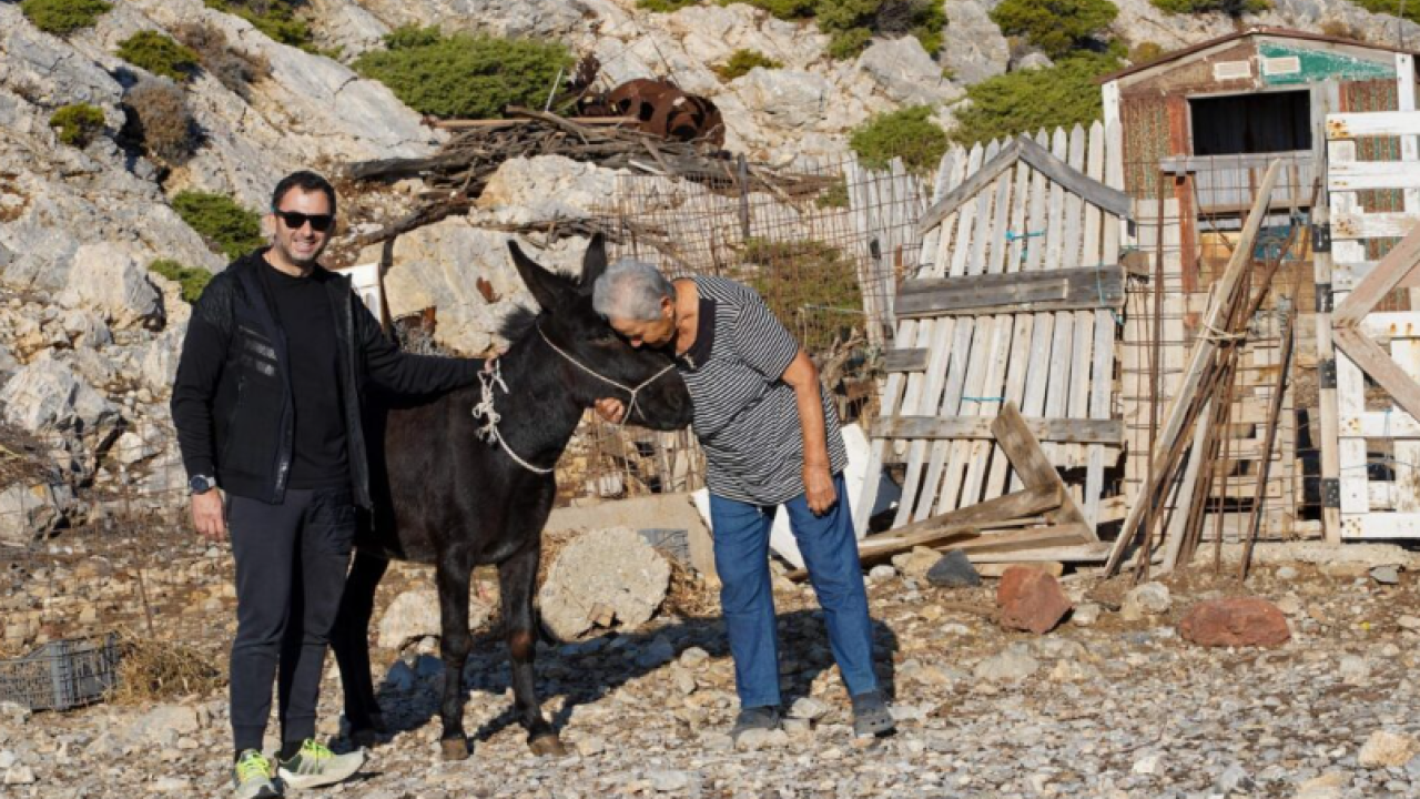 Κίναρος: Δώρο ένα γαϊδουράκι έλαβε η κυρά Ρηνιώ