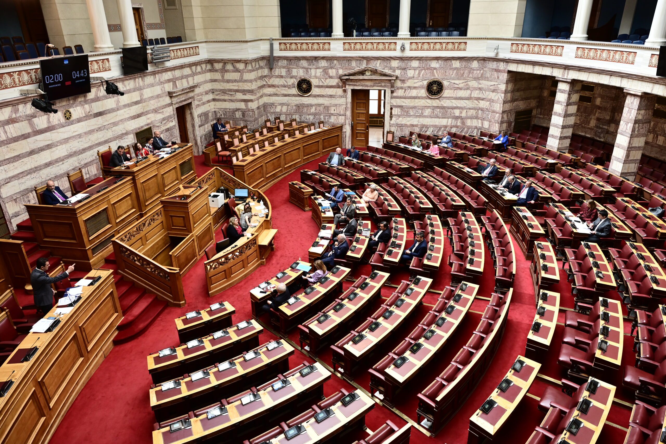 Το φορολογικό νομοσχέδιο εισάγεται για συζήτηση στην Ολομέλεια της Βουλής