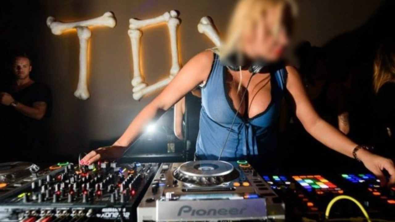 Καλύβια:Προφυλακίστηκε η Αζέρα dj Μικαέλα για το ναρκο-πάρτι σε βίλα