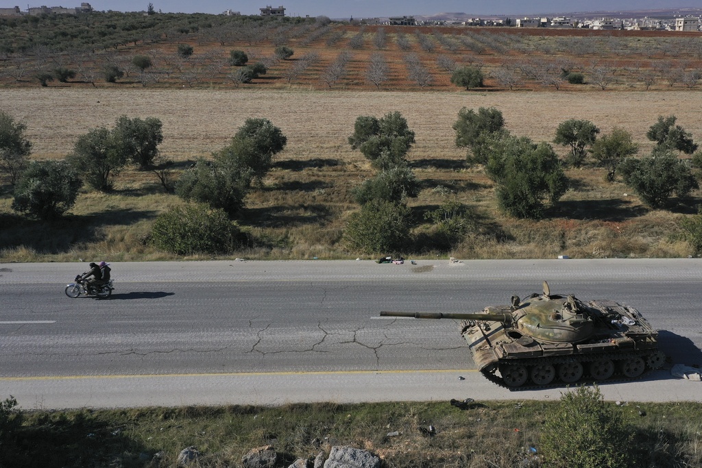 Η Ρωσία λέει ότι βοηθά τον συριακό στρατό να «απωθήσει» αντάρτες σε τρεις επαρχίες στη βόρεια Συρία