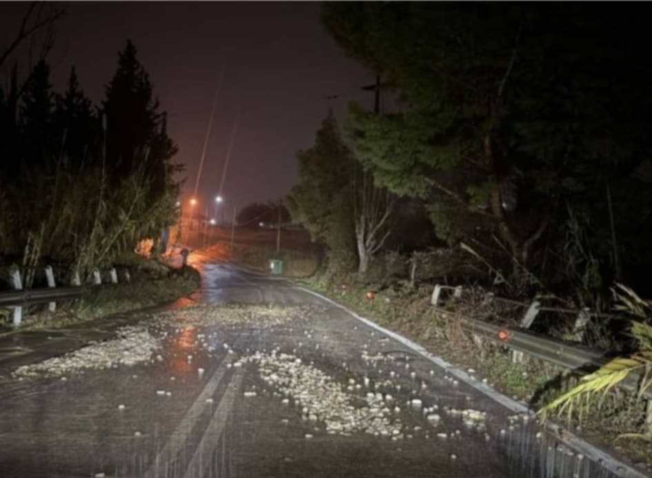 Πλημμύρες στο Αγρίνιο από την έντονη βροχόπτωση – Απεγκλωβισμοί οδηγών και αποκλεισμένοι δρόμοι