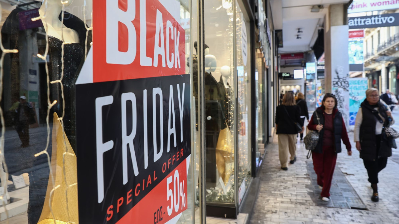 Ανοιχτά σήμερα Κυριακή τα μαγαζιά, μεταξύ Black Friday και Cyber Monday