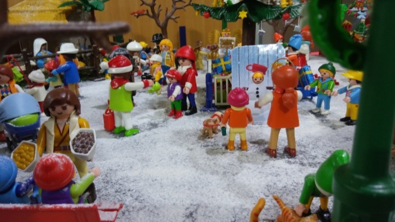 Θεσσαλονίκη: Χριστουγεννιάτικο χωριό με Playmobil από συλλέκτη χομπίστα 