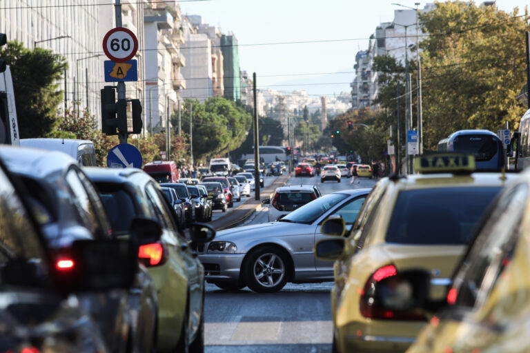 Τέλος στην αφαίρεση πινακίδων και της άδειας κυκλοφορίας των οχημάτων – Τι αλλάζει με τον νέο Κ.Ο.Κ.