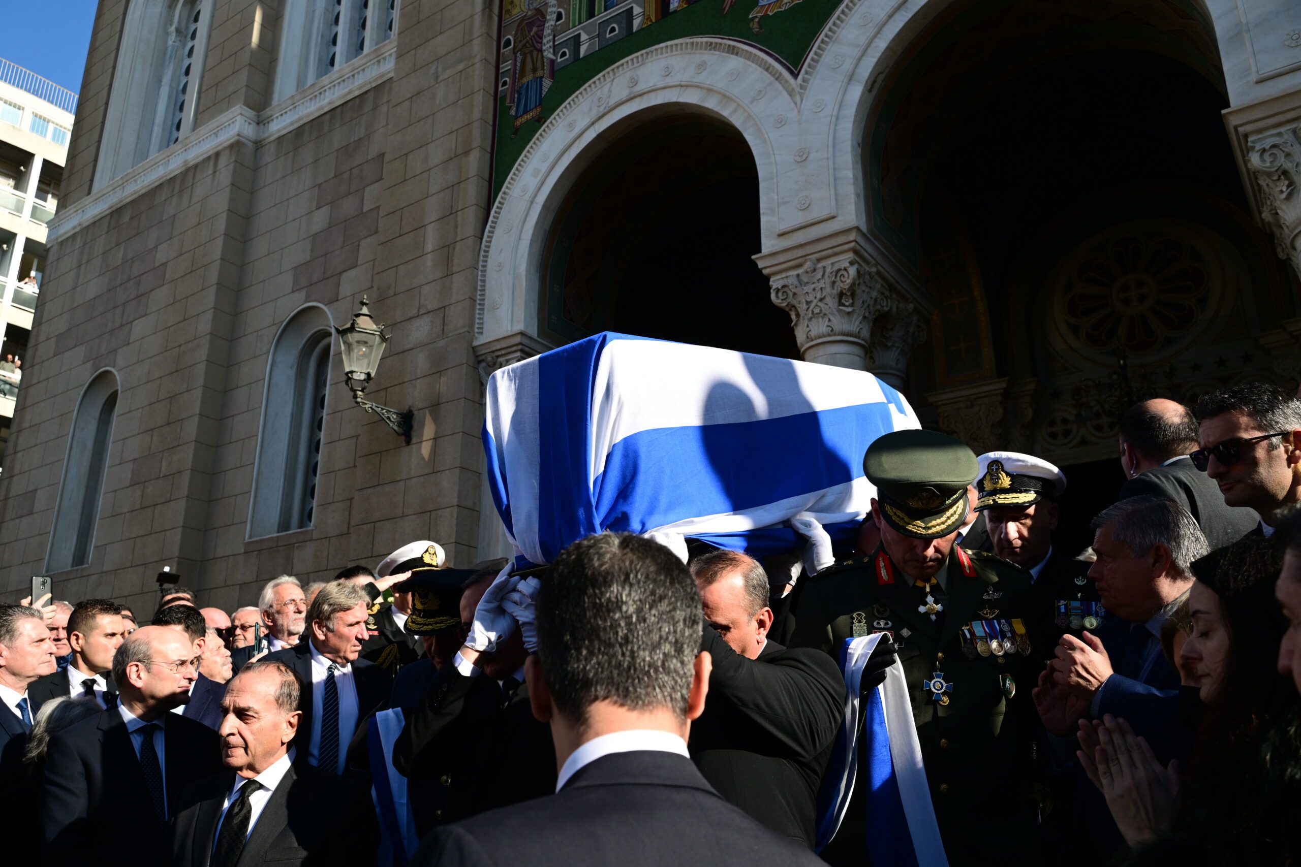 «Αθάνατος»: Το συγκινητικό αντίο του κόσμου στον Κώστα Σημίτη