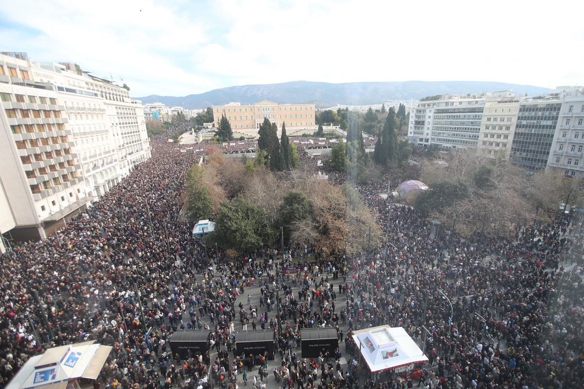 Χιλιάδες κόσμου στις συγκεντρώσεις για τα Τέμπη σε όλη την Ελλάδα