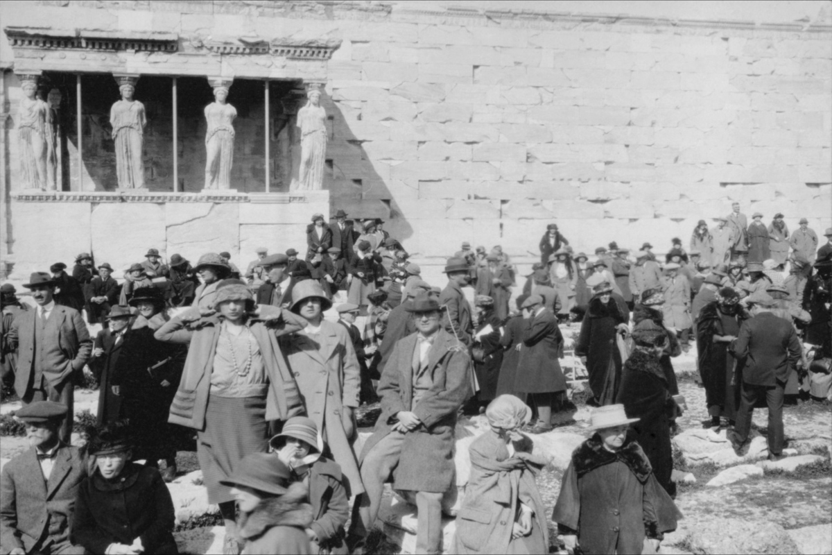 «Η Αθήνα του Μεσοπολέμου, 1922-1940» της Μαρίας Ηλιού στο Μέγαρο Μουσικής Αθηνών