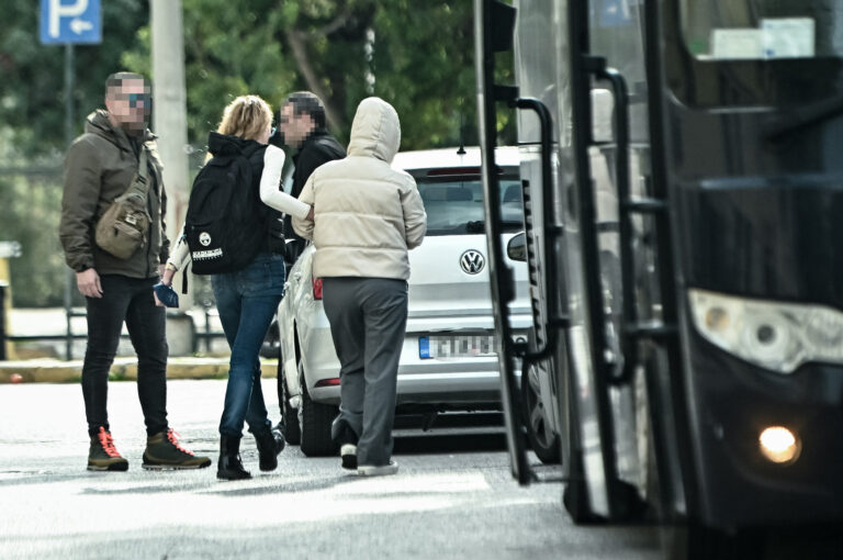 Δικηγόρος 37χρονης αστυνομικού: Τα χρήματα που βρέθηκαν στο σπίτι της δικαιολογούνται με ευχέρεια – Η δίωξη βασίστηκε σε ισχνές ενδείξεις