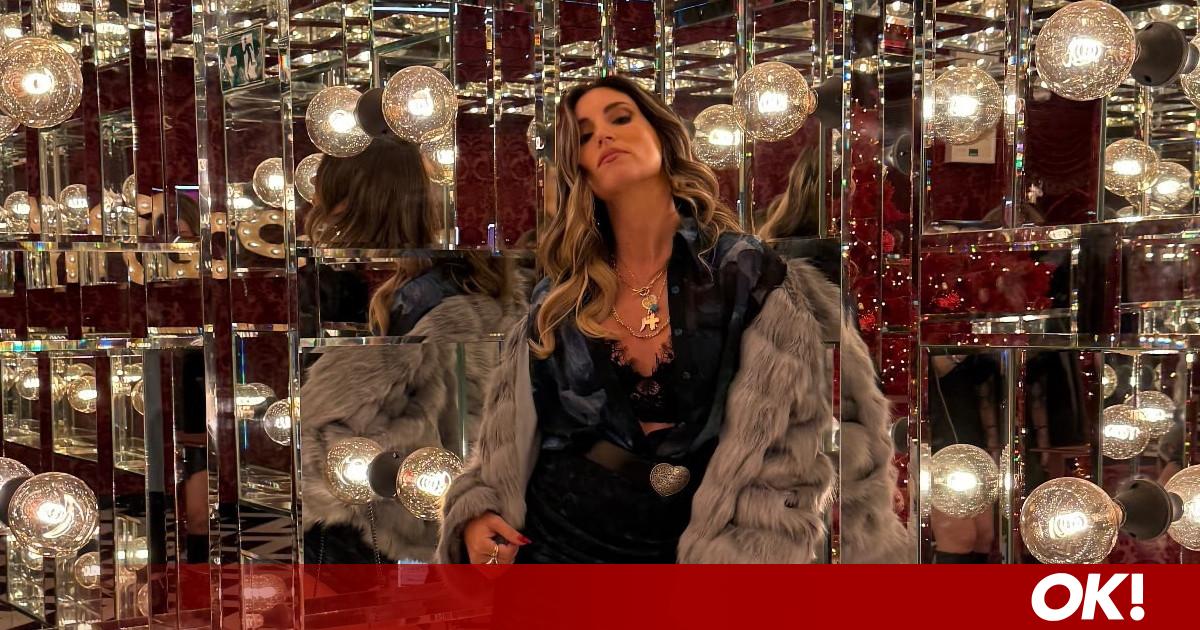 Αθηνά Οικονομάκου: Με εντυπωσιακό faux fur πανωφόρι σε βραδινή της έξοδο