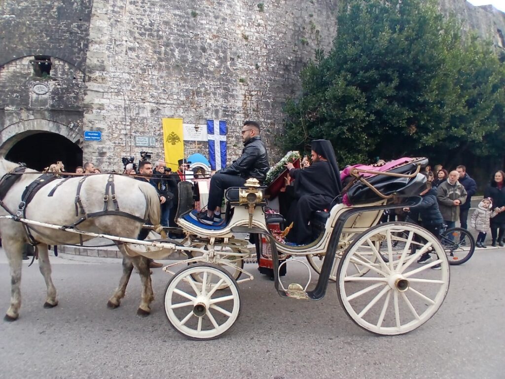 Τα Ιωάννινα γιορτάζουν τον Πολιούχο τους