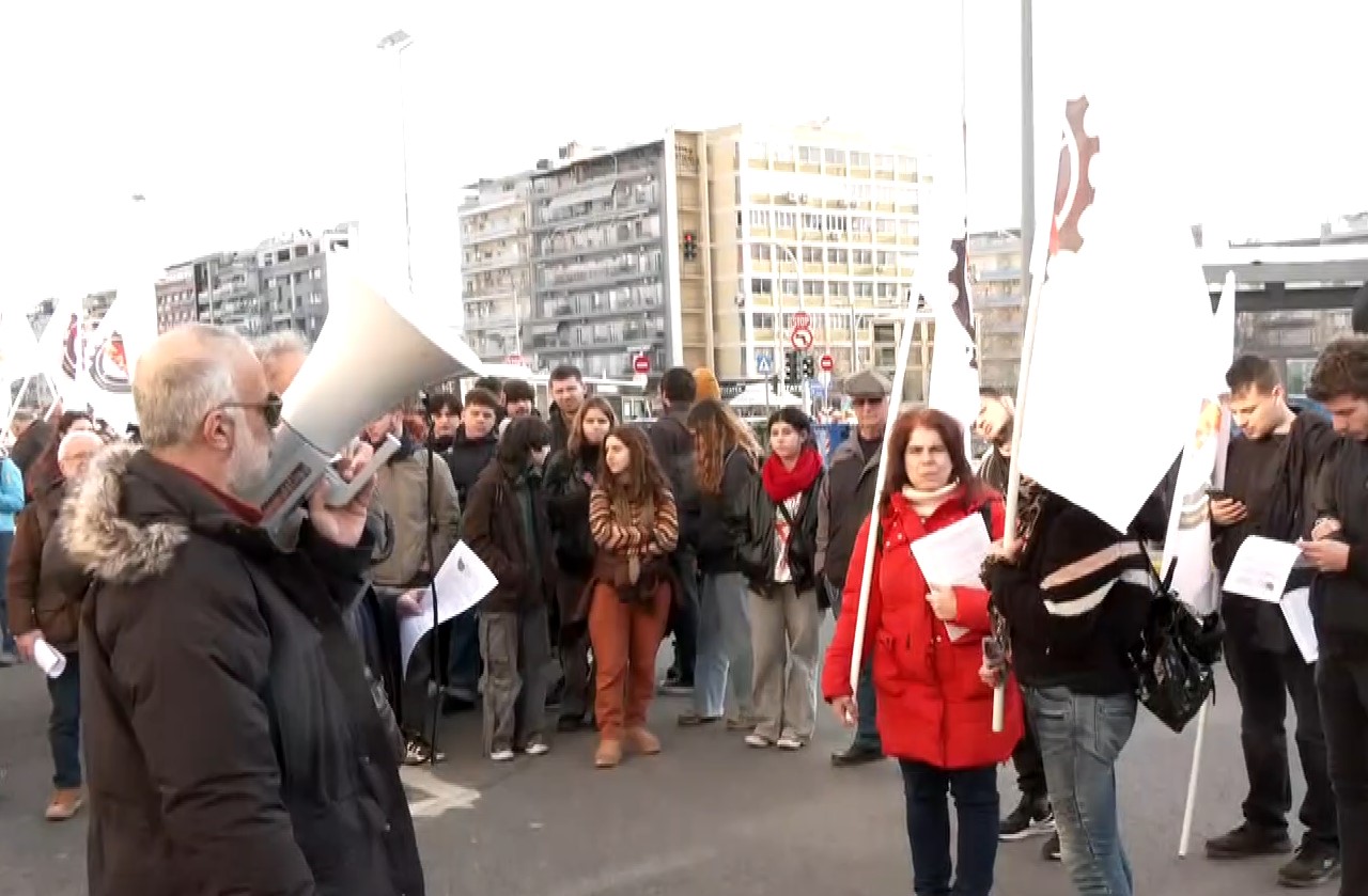 Θεσσαλονίκη: Συγκέντρωση για επαναπρόσληψη οδηγών στα ΚΤΕΛ