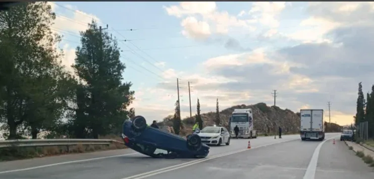 Κρήτη: Νέο τροχαίο στο ΒΟΑΚ με αυτοκίνητο που «τούμπαρε» στην Εθνική Οδό