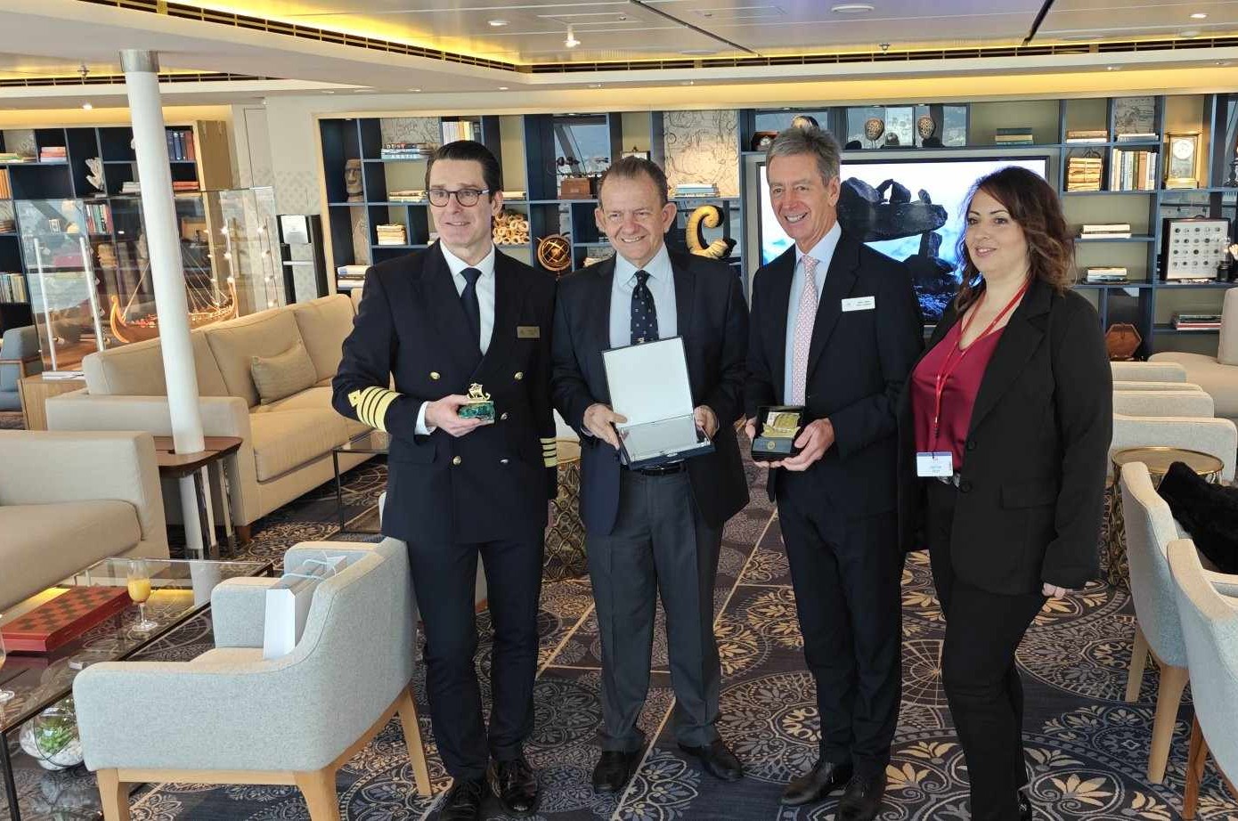 Το Viking Star έκανε “ποδαρικό” για το 2025 στο λιμάνι του Βόλου