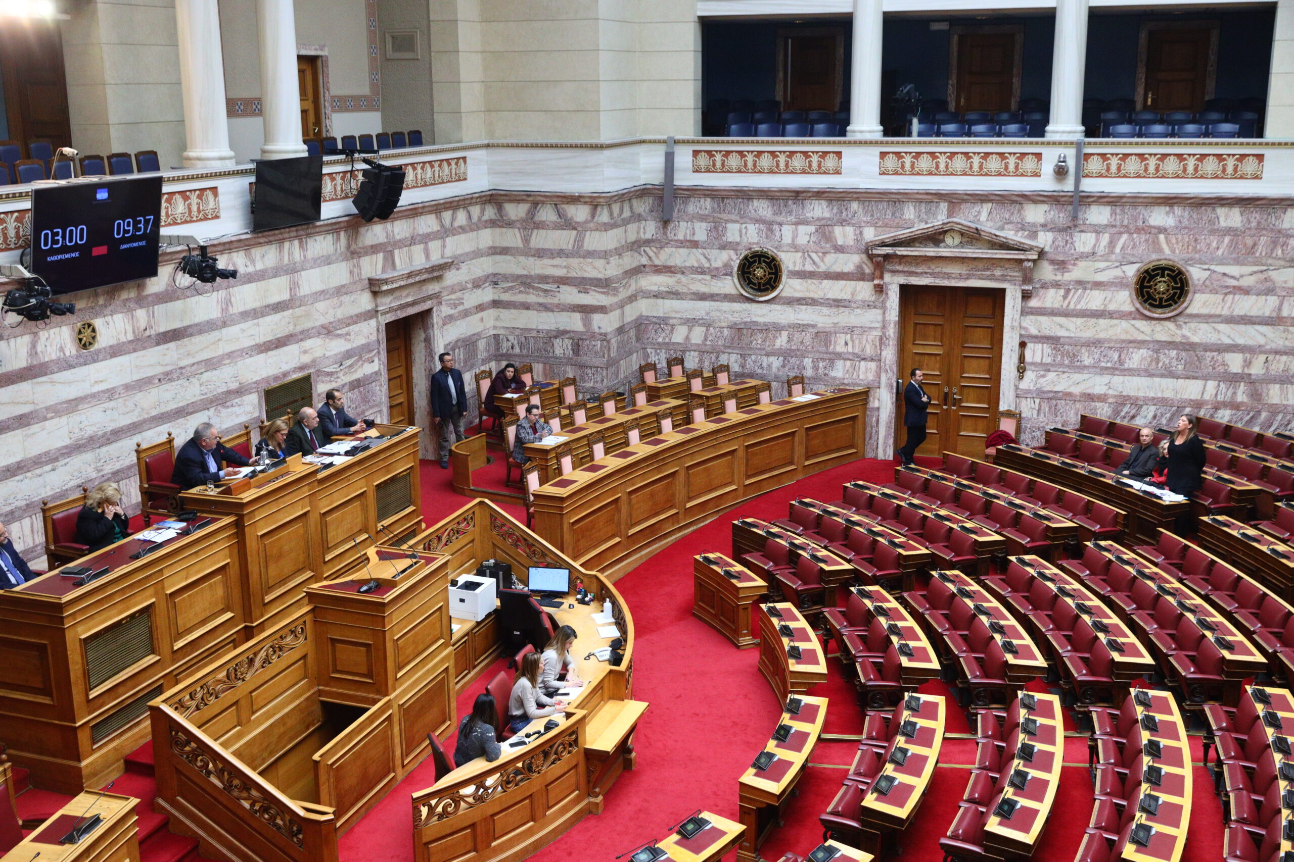 Στα ύψη οι πολιτικοί διαξιφισμοί για τα νέα βίντεο