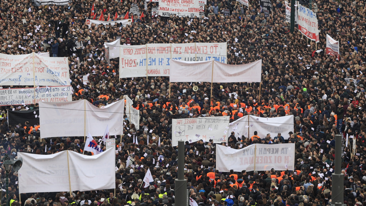 Η Ελλάδα ζητάει δικαιοσύνη – Συλλαλητήρια σε όλη την Ελλάδα για τα Τέμπη