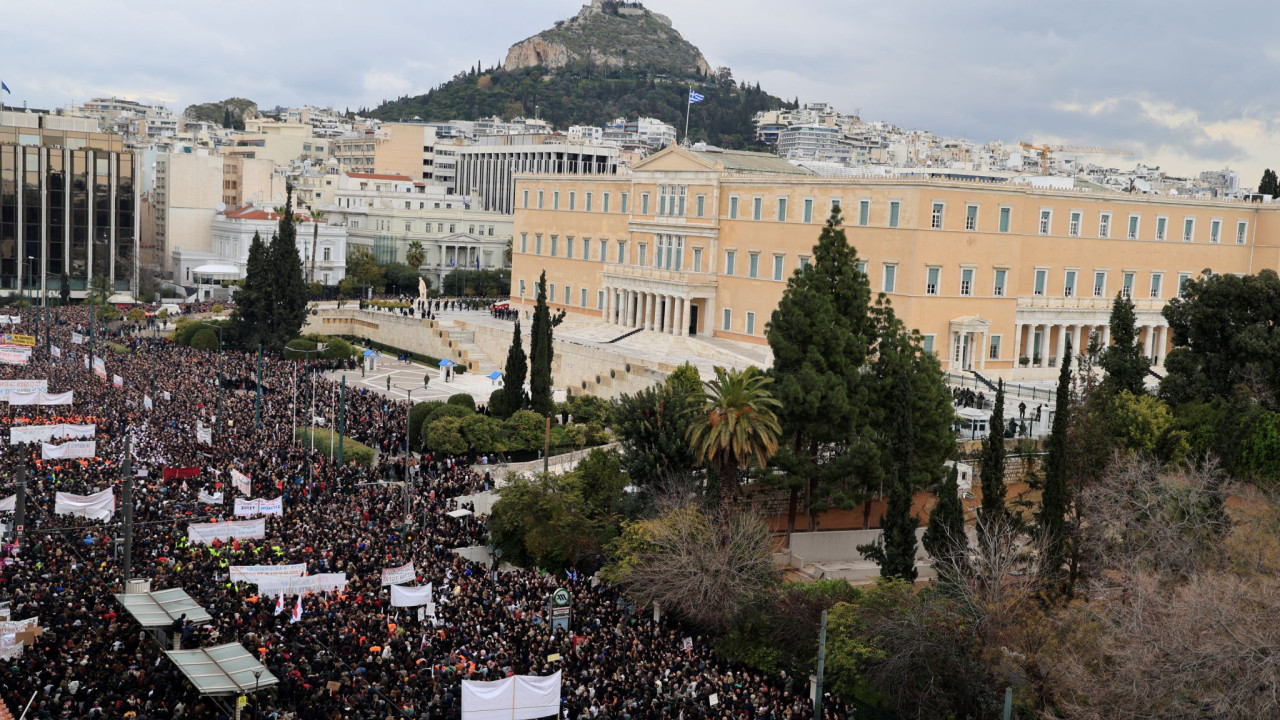 Live εικόνα από τη συγκέντρωση για τα Τέμπη στην Αθήνα