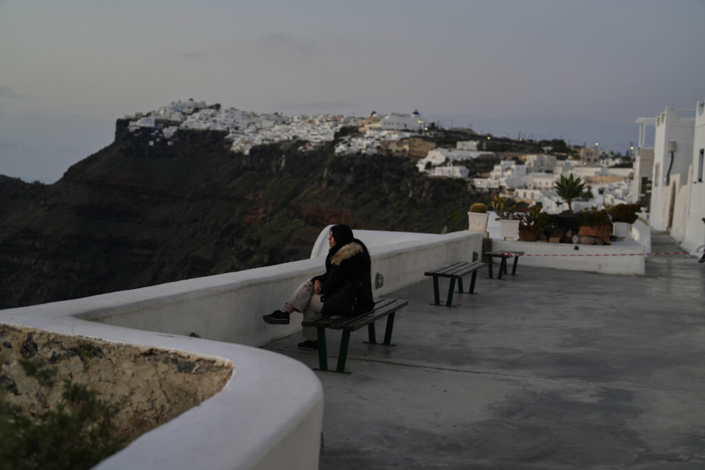 Σε σχετική ύφεση η σεισμική δραστηριότητα μεταξύ Σαντορίνης και Αμοργού – Τι πρέπει να συνεχίσουν να προσέχουν οι πολίτες