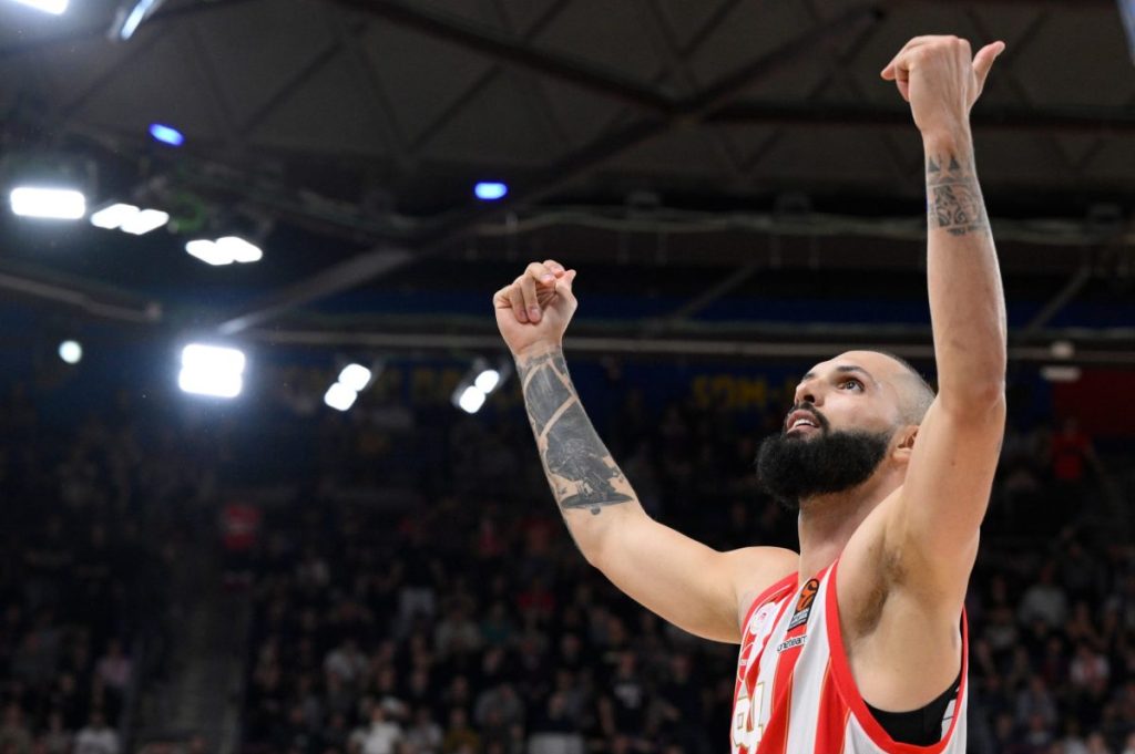 Το μυθικό buzzer-beater του Φουρνιέ που… ξέρανε την Μπαρτσελόνα (video)