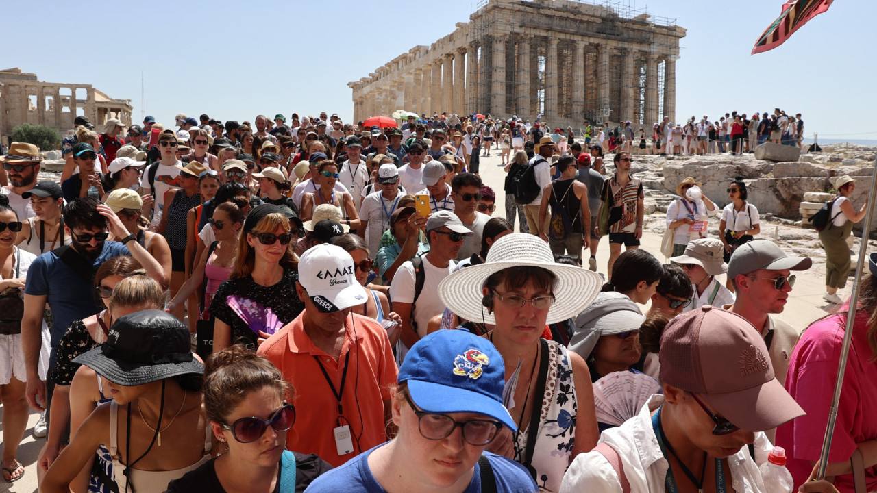 Αθήνα: Υπερτουρισμός, το επόμενο μεγάλο πρόβλημα – Τι δείχνει μελέτη