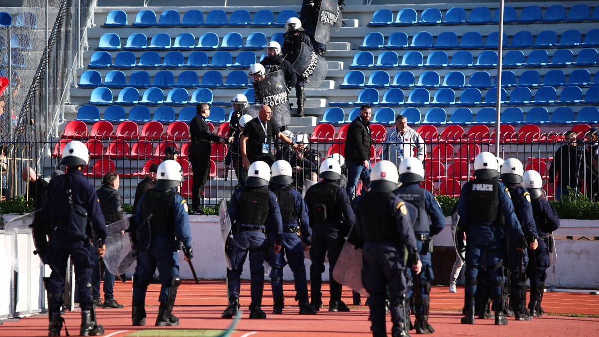 Συνελήφθησαν δύο άτομα από τα οποία ένας ανήλικος για τα επεισόδια της Νέας Σμύρνης