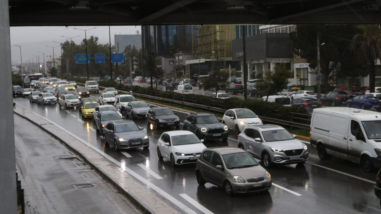 Μεγάλο μποτιλιάρισμα αυτή την ώρα στην παραλιακή