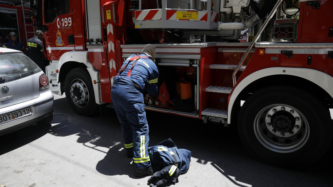 Φωτιά σε διαμέρισμα στον Πειραιά – Ένας τραυματίας