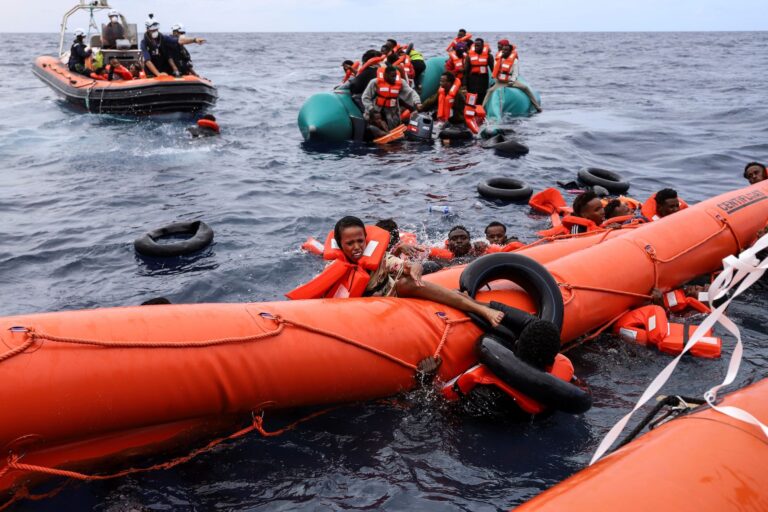 Τουλάχιστον 29 πτώματα μεταναστών εντοπίστηκαν σε ομαδικούς τάφους στη Λιβύη