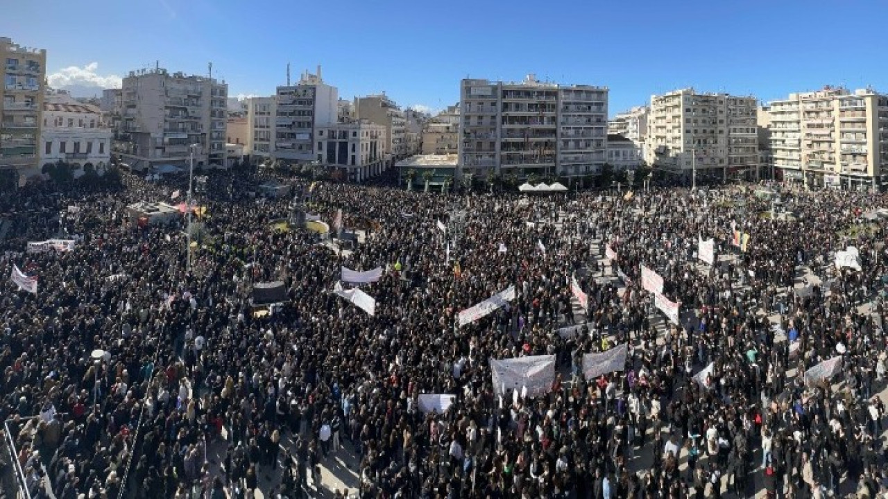 Πάτρα: Μεγάλη συγκέντρωση διαμαρτυρίας για το δυστύχημα στα Τέμπη