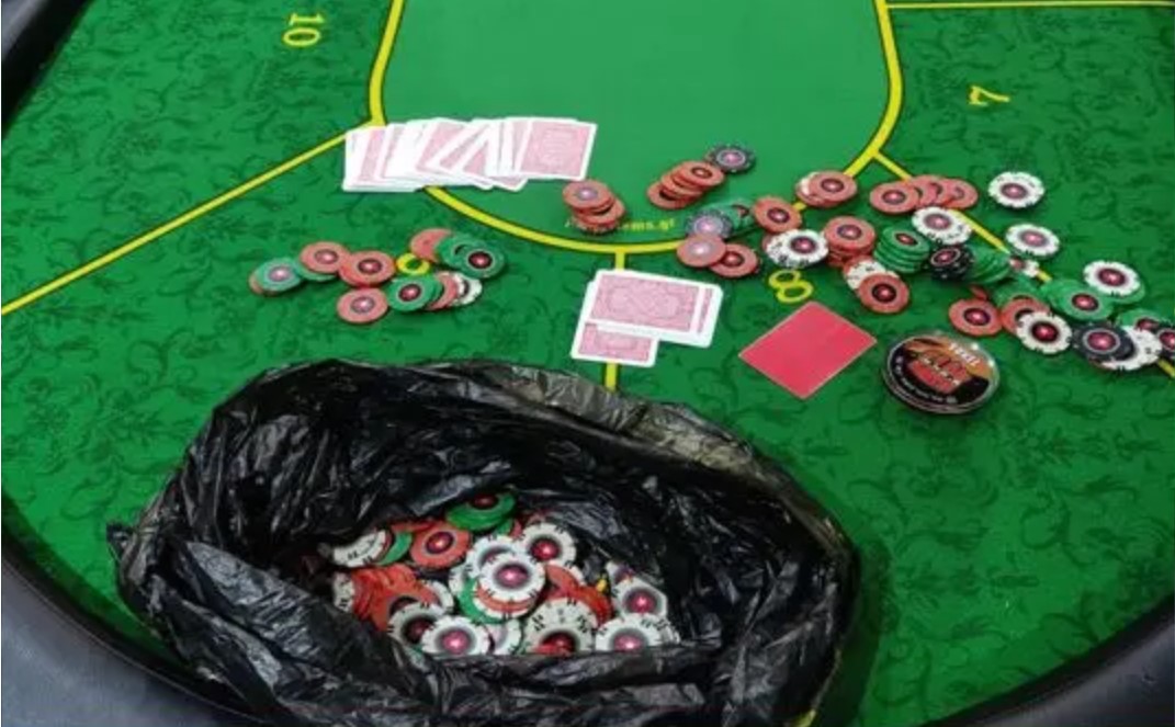 Θεσσαλονίκη: Έπαιζαν poker σε παράνομη λέσχη – 11 συλλήψεις