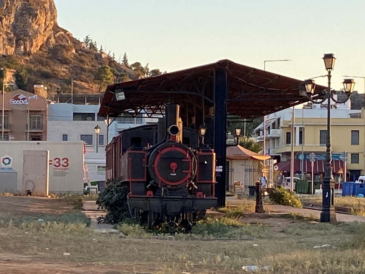 Συλλέγονται υπογραφές “για να ξανασφυρίξει το τρένο στην Πελοπόννησο”