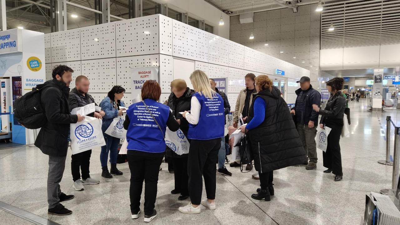 Μεταναστευτικό: Νέες επιστροφές απορριφθέντων αιτούντων άσυλο – Επαναπατρίστηκαν υπήκοοι της Γεωργίας