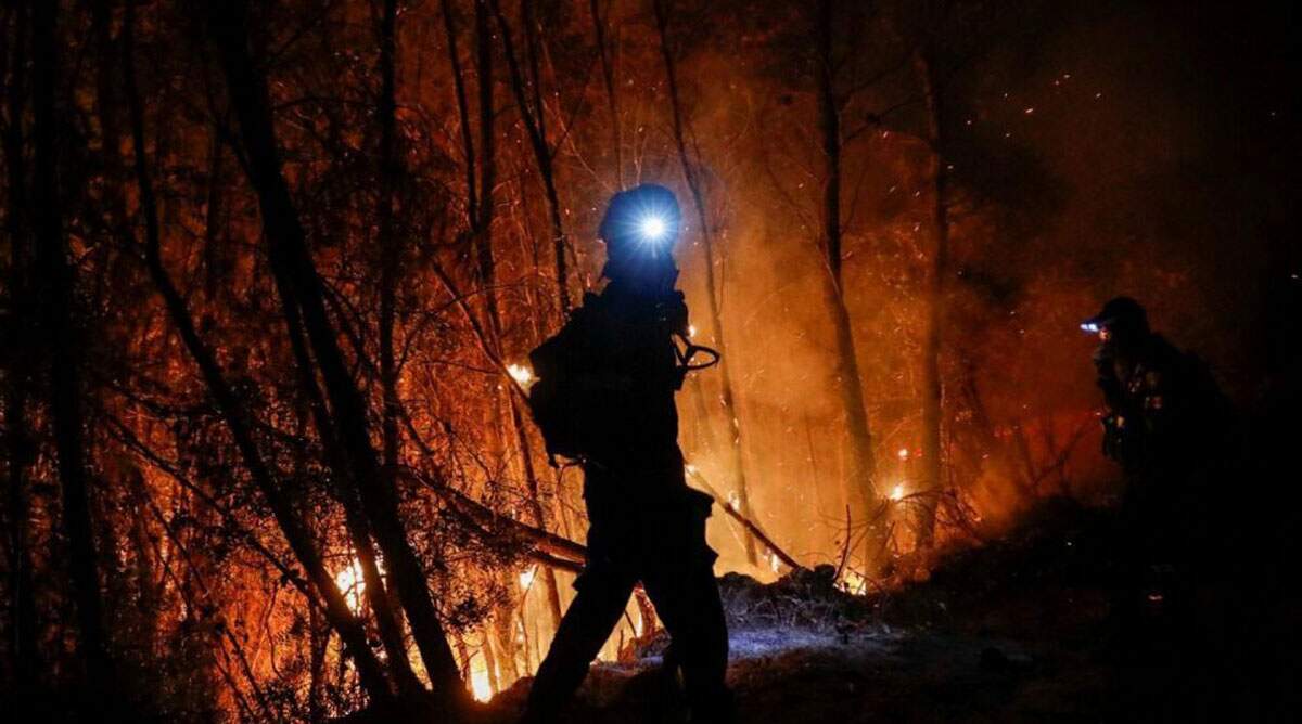 Πυρκαγιά σε δασική έκταση στην Κορωνίδα Νάξου – Επιχειρούν πυροσβεστικές δυνάμεις