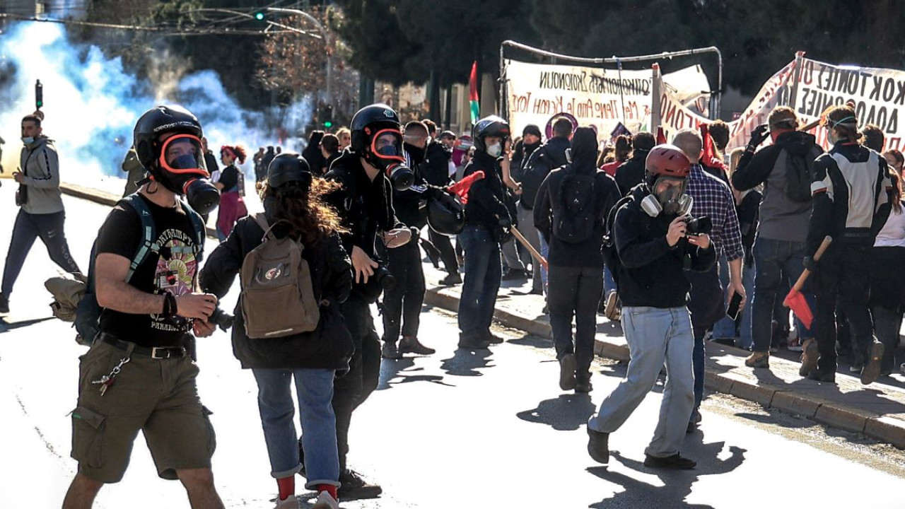 Αθήνα: Ένταση στο κέντρο με 14 προσαγωγές