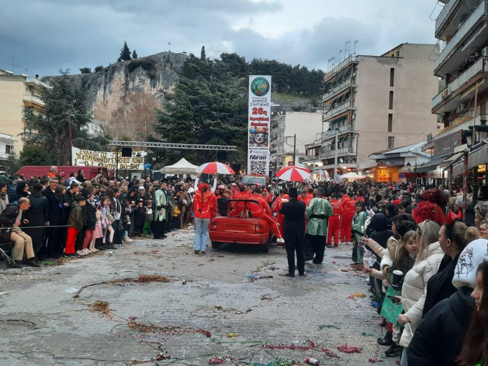 Σιδηρόκαστρο: “Πλημμύρισε” από κόσμο για την καρναβαλική παρέλαση