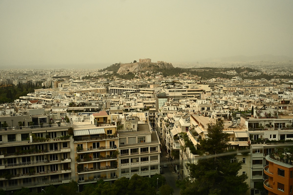 Καιρός: Πολύ ισχυροί νοτιάδες, αρκετή σκόνη, τοπικές βροχές και πάνω από 20 βαθμούς – Πρόγνωση από τον Π. Γιαννόπουλο