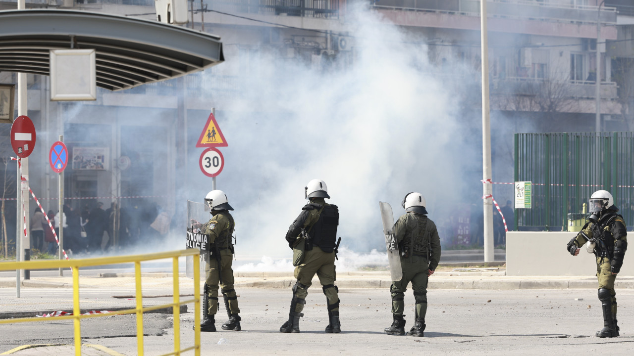 Θεσσαλονίκη: Στον εισαγγελέα 14χρονος που συνελήφθη με μολότοφ μετά τα επεισόδια